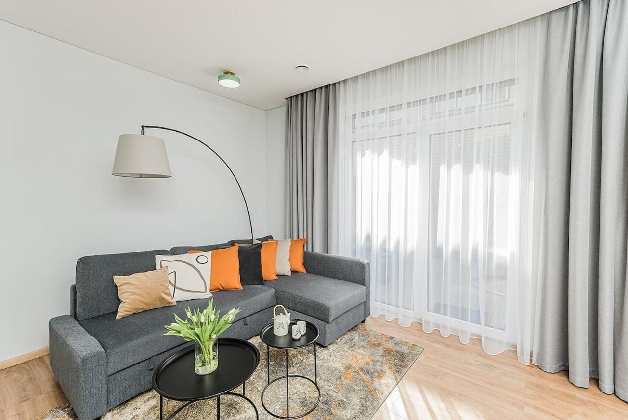 Lovely Apartment With Private Terrace By Urban Rent Kaunas Exterior photo