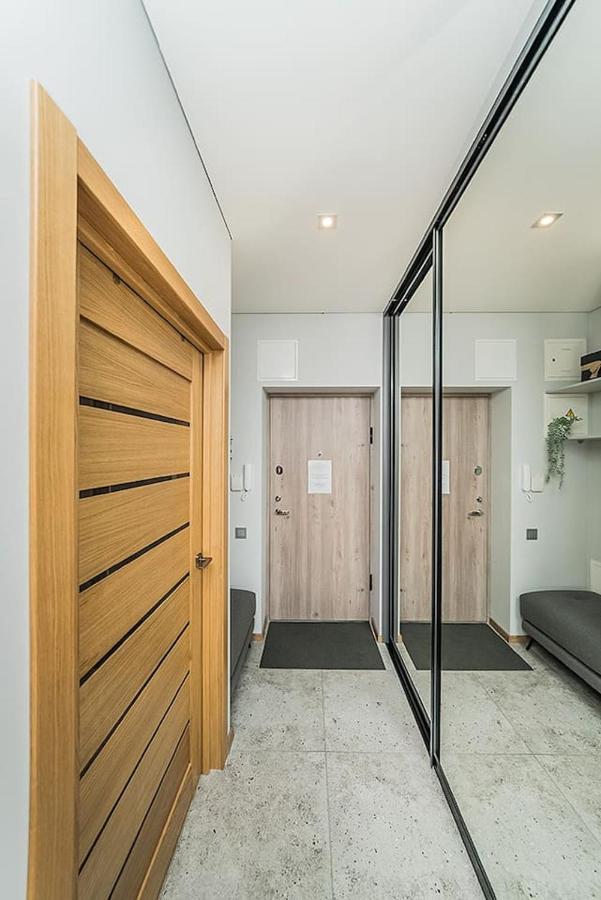 Lovely Apartment With Private Terrace By Urban Rent Kaunas Exterior photo